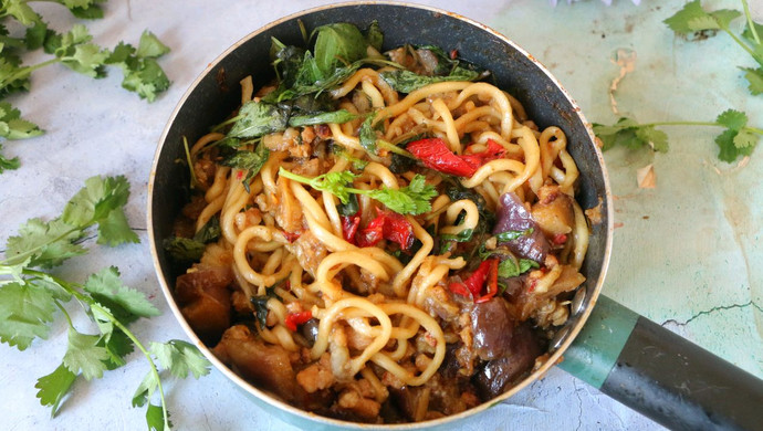 Super Fragrant Pork and Eggplant Braised Noodles