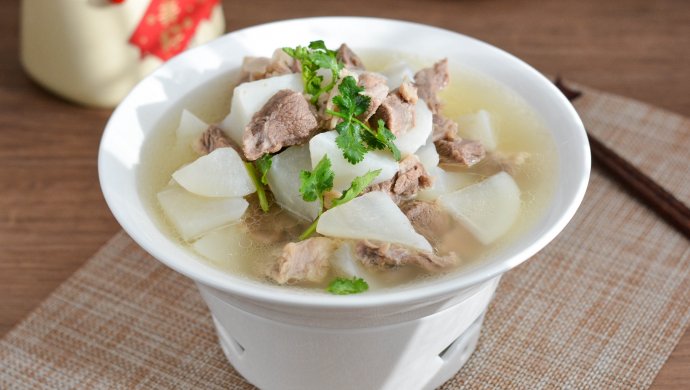 Radish and mutton soup