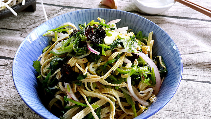 Spinach mixed with bean curd