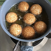 Illustration of how to make hollow sesame balls 8