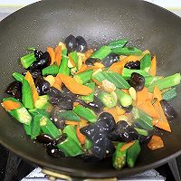 # Less Salt Diet Easy Life# Vegetarian Stir-fried Okra and Fungus Recipe Illustration 8