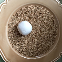 Illustration of how to make hollow sesame balls 3