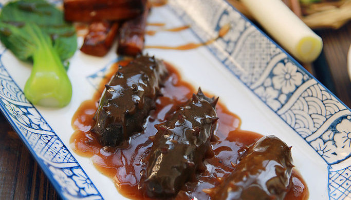 Grilled sea cucumber with green onions