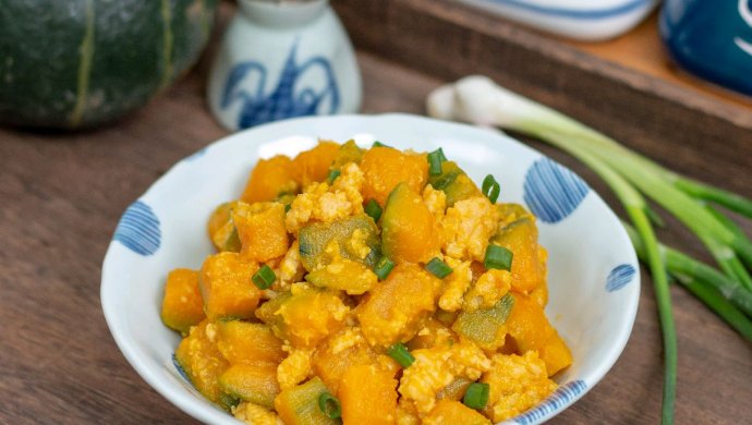 Fried pumpkin with minced meat