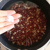 #Autumn Health Eat Like This#Warming and Removing Dampness Yam Red Bean Illustration of how to make barley porridge 2