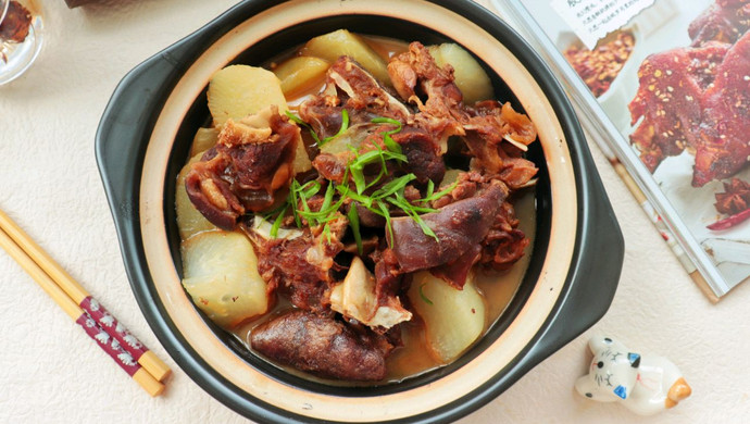 Braised mutton and radish stew