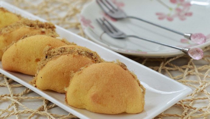 Meat floss cake