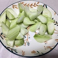 Illustration of how to make loofah and tofu egg soup 3