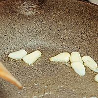 Illustration of how to stir-fry mushrooms in oyster sauce that is fresher than old chicken soup 2