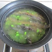 Illustration of how to make green bean and loach soup 7