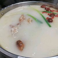 Illustration of how to make mutton soup pot (winter solstice milky white warm soup) 9