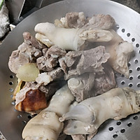 Illustration of how to make mutton soup pot (winter solstice milky white warm soup) 1