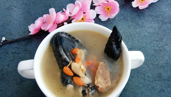 Gastrodia, Huangqi, Codonopsis, Black-bone Chicken Soup