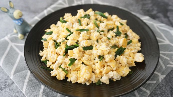 Fried tofu with eggs