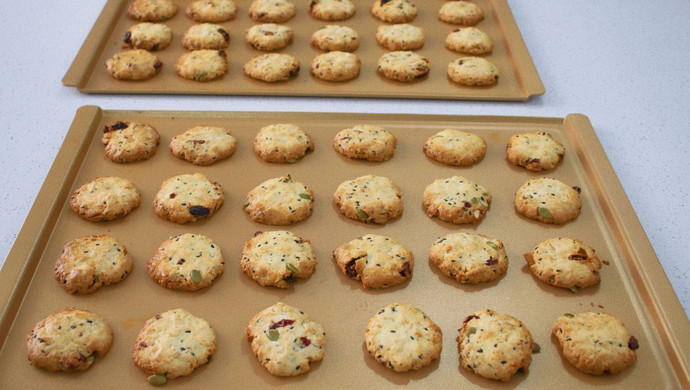 Oatmeal Dried Fruit Shortbread