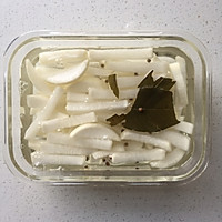 Illustration of how to make crispy pickled white radish 4