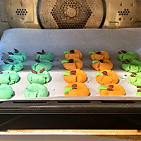 Illustration of how to make Halloween weird Margarita monster cookies 9