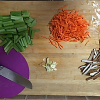 Vegetarian - Illustration of how to make stir-fried celery and carrots 1