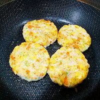 Fat-reducing breakfast--Illustration of corn and shrimp cakes 11