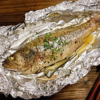 Illustration of how to grill seabass in tin foil without using a frying pan. 13