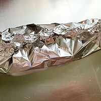 Illustration of how to grill seabass in tin foil without using a frying pan. 9