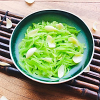 This is how to moisturize the lungs in autumn, stir-fried lily with lettuce, a refreshing, simple and easy to use recipe Illustration 7