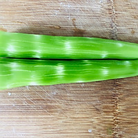 This is what you need to moisturize your lungs in autumn, stir-fried lily with lettuce, refreshing Simple and easy-to-use instructions 1