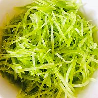 This is what you need to moisturize your lungs in autumn, stir-fried lily with lettuce, refreshing Simple and easy-to-use instructions 2