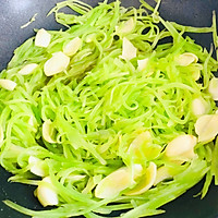 This is what you need to moisturize your lungs in autumn, stir-fried lily with lettuce, refreshing Simple and easy-to-use instructions 6