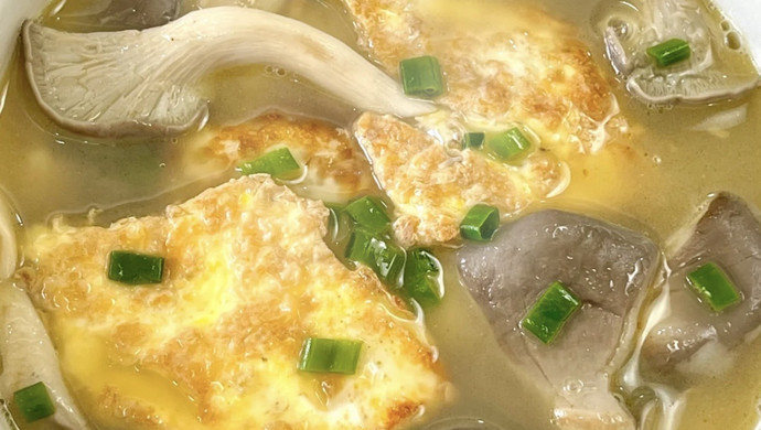 Oyster mushroom omelette soup