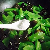 #520, delicious food stirs his heart! # Lettuce stir-fried black Illustration of how to make fungus 8