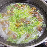 # Lidong No. 1 Bu# Illustration of how to make meatballs, vermicelli and cabbage soup 11