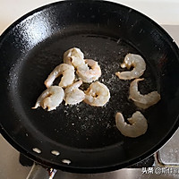 Illustration of how to make fried spinach and shrimp 4