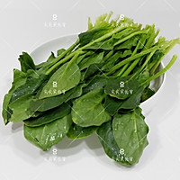 Illustration of how to make stir-fried spinach and carrots 1