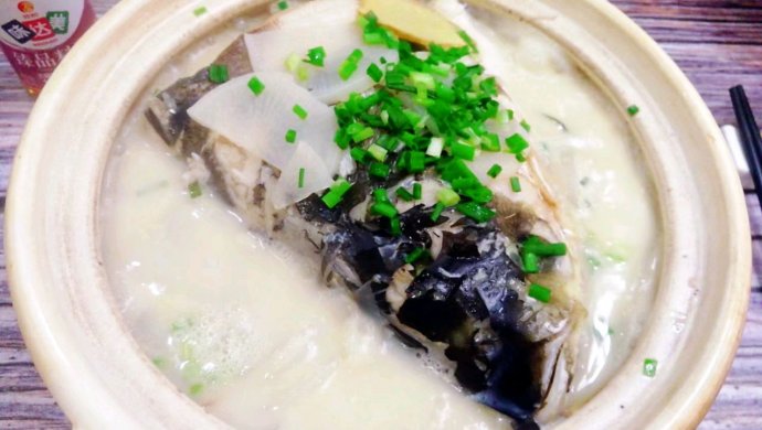 White radish and fish head soup