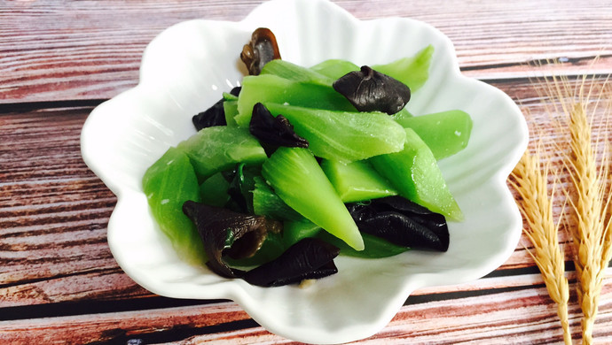 Fried black fungus