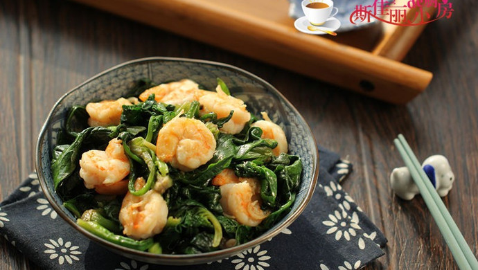 Stir-fried spinach and shrimps