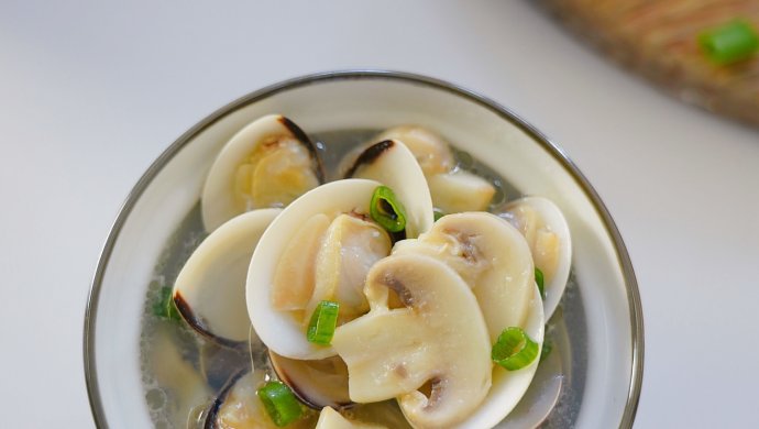 Mushroom and white clam soup