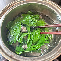 Guangdong soup, wolfberry leaf lean meat soup, quick for lazy people Illustration of how to make soup 4