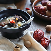 Illustration of how to make black-bone chicken, yam and radish soup to replenish qi and blood 10