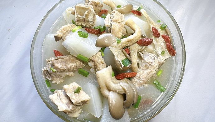 Oyster Mushroom, Radish and Pork Ribs Soup