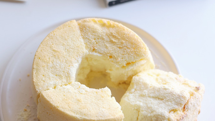 Japanese iced cheese chiffon cake