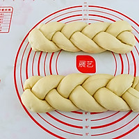 Illustration of how to make twist bread 1