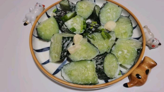 Salad with cucumbers