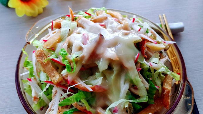 Chicken Breast Salad with Chips