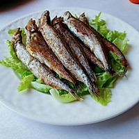 Illustration of how to make salt and pepper fried spring fish 8