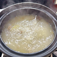 Illustration of healthy braised beef bone soup 4