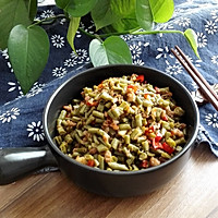 Classic Hunan Cuisine - Illustration of Stir-fried Minced Pork with Sour Beans 7